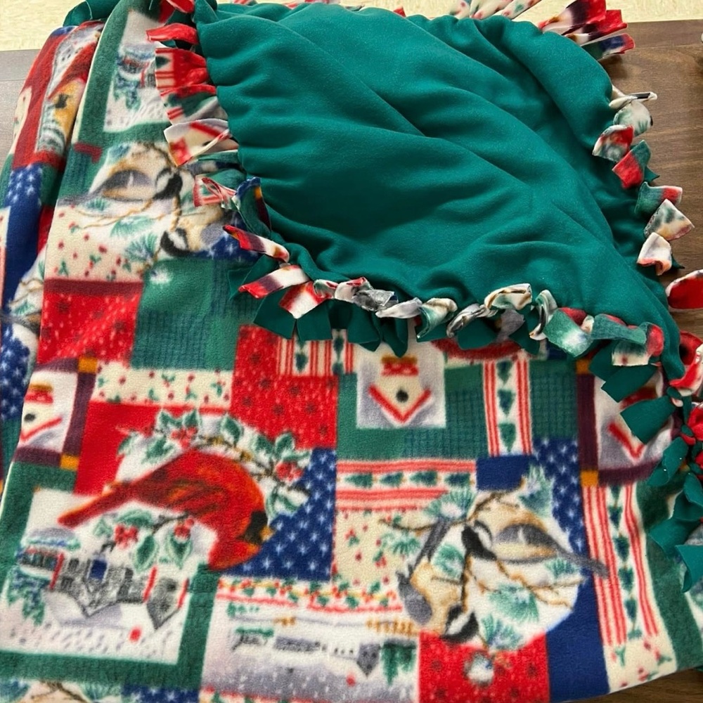 Christmas Tie-Blanket